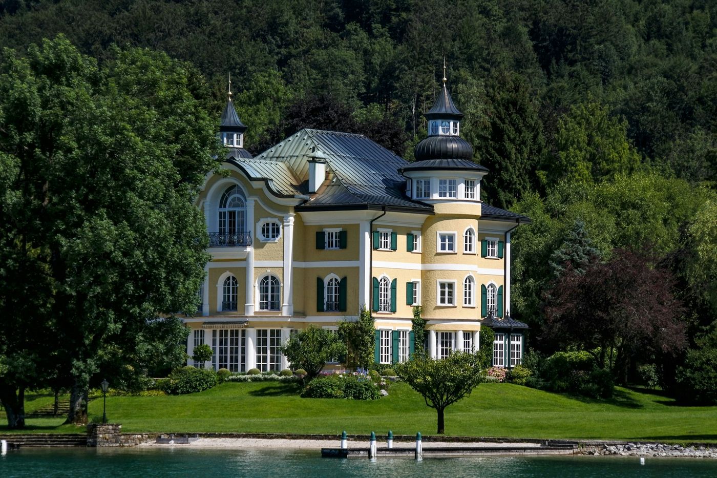 Luxury home in the Falls Lake area, NC