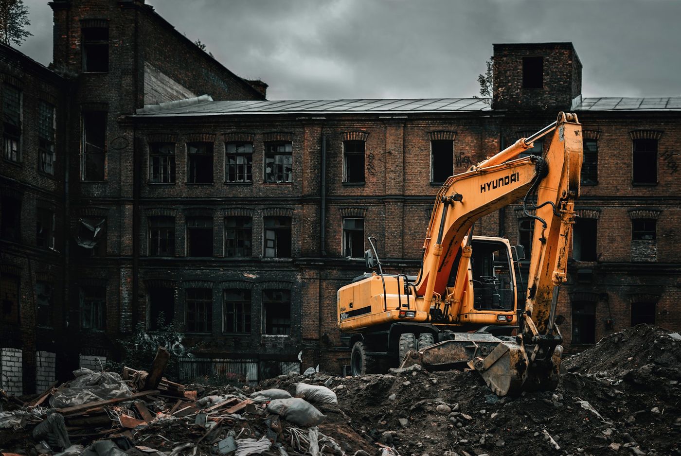 Active Construction Clutter
